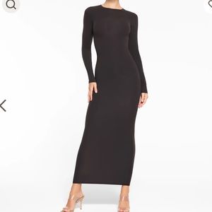 SKIMS FITS EVERYBODY CREW NECK LONG SLEEVE DRESS size small. New with tags